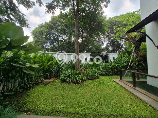 Rumah Elit Modern Tanpa Renovasi di Pondok Indah Jakarta Selatan Rumah Elit Modern Tanpa Renovasi di Pondok Indah Jakarta Selatan