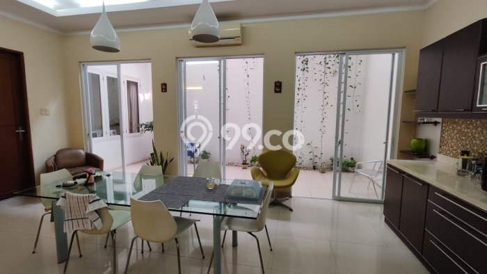 Rumah Mewah LB 350m2 Siap Pakai Desain Elegan di Pondok Indah, Jakarta Selatan Rumah Mewah LB 350m2 Siap Pakai Desain Elegan di Pondok Indah, Jakarta Selatan