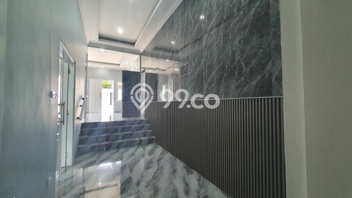 Rumah Mewah LB 400m2 Siap Huni Desain Elegan di Cipete, Jakarta Selatan Rumah Mewah LB 400m2 Siap Huni Desain Elegan di Cipete, Jakarta Selatan