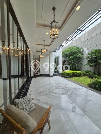 Rumah Elit Modern Tanpa Renovasi di Pondok Indah Jakarta Selatan Rumah Elit Modern Tanpa Renovasi di Pondok Indah Jakarta Selatan