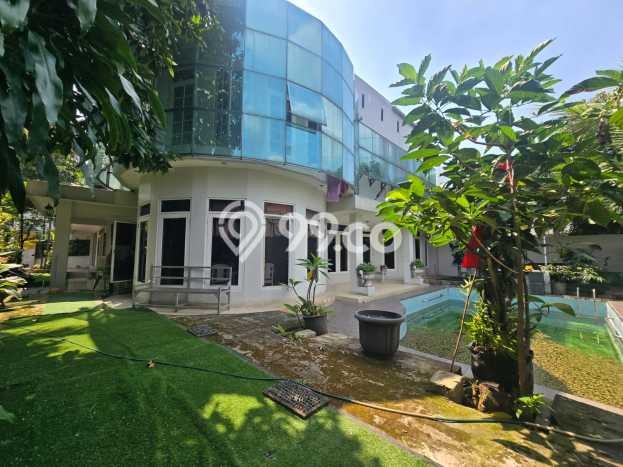 Hunian Mewah LB 270m2 Siap Pakai Desain Elegan di Kemang, Jakarta Selatan Hunian Mewah LB 270m2 Siap Pakai Desain Elegan di Kemang, Jakarta Selatan