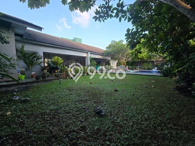 Hunian Elit LB 320m2 Siap Huni Desain Elegan di Kemang, Jakarta Selatan Hunian Elit LB 320m2 Siap Huni Desain Elegan di Kemang, Jakarta Selatan