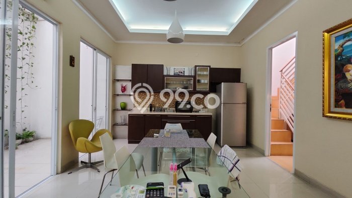 Rumah Mewah LB 350m2 Siap Pakai Desain Elegan di Pondok Indah, Jakarta Selatan Rumah Mewah LB 350m2 Siap Pakai Desain Elegan di Pondok Indah, Jakarta Selatan