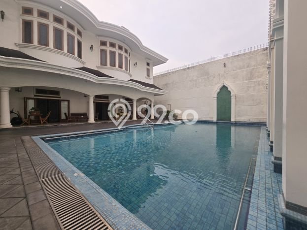 Dijual Rumah Luas Elegan Dengan View Cantik di Simprug, Jakarta Selatan Dijual Rumah Luas Elegan Dengan View Cantik di Simprug, Jakarta Selatan