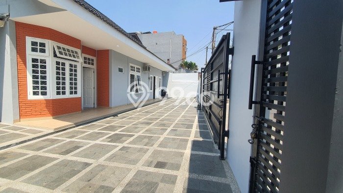 Rumah Mewah LB 400m2 Siap Huni Desain Elegan di Cipete, Jakarta Selatan Rumah Mewah LB 400m2 Siap Huni Desain Elegan di Cipete, Jakarta Selatan