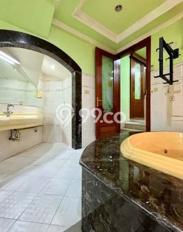 Ready to Use! Luxury House LT 550m2 Desain Modern di Pondok Indah Ready to Use! Luxury House LT 550m2 Desain Modern di Pondok Indah