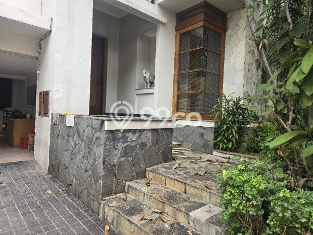 Ready to Use! Premium House LT 667m2 Desain Elegan di Kemang Ready to Use! Premium House LT 667m2 Desain Elegan di Kemang
