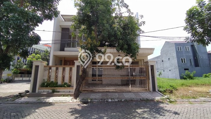 Jual Rumah Mewah Elegan Dengan View Eksklusif di Wonorejo, Surabaya Jual Rumah Mewah Elegan Dengan View Eksklusif di Wonorejo, Surabaya