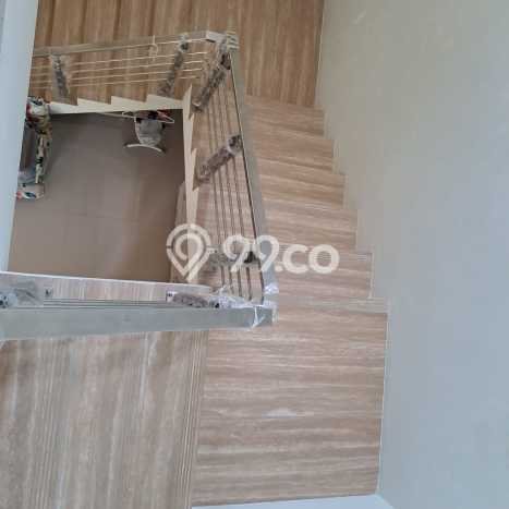 For Sale Rumah Mewah Exclusive di Rungkut, Surabaya For Sale Rumah Mewah Exclusive di Rungkut, Surabaya