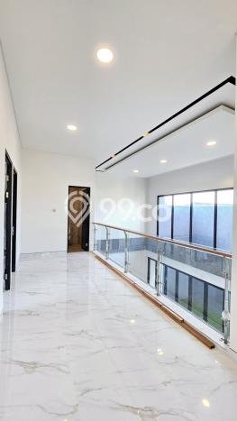 Hunian Mewah Siap Huni LT 240m2 di Mulyorejo, Surabaya Hunian Mewah Siap Huni LT 240m2 di Mulyorejo, Surabaya