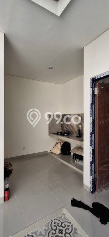 Rumah Modern Cantik 3 KT Bisa Langsung Pindah di Rungkut Rumah Modern Cantik 3 KT Bisa Langsung Pindah di Rungkut