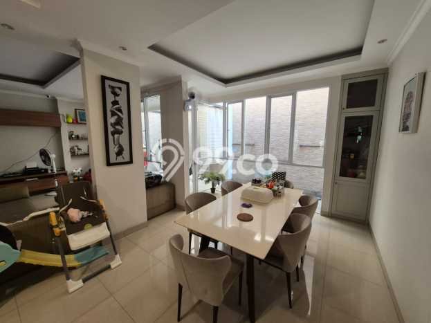 Rumah Eksklusif Siap Huni LT 300m2 di Kelapa Gading, Jakarta Utara Rumah Eksklusif Siap Huni LT 300m2 di Kelapa Gading, Jakarta Utara