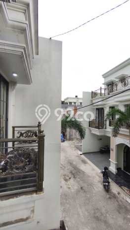 Dijual Rumah 4 Kamar Lokasi Ideal Bagus dan Strategis di Jagakarsa Dijual Rumah 4 Kamar Lokasi Ideal Bagus dan Strategis di Jagakarsa