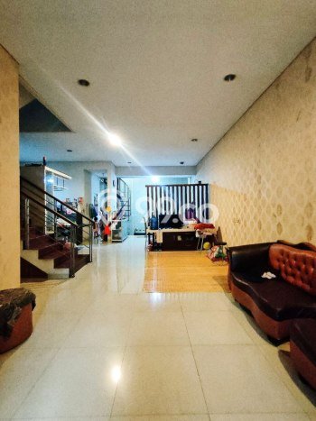 Rumah Mewah LB 190m2 Siap Huni Desain Elegan di Pondok Kelapa, Jakarta Timur Rumah Mewah LB 190m2 Siap Huni Desain Elegan di Pondok Kelapa, Jakarta Timur