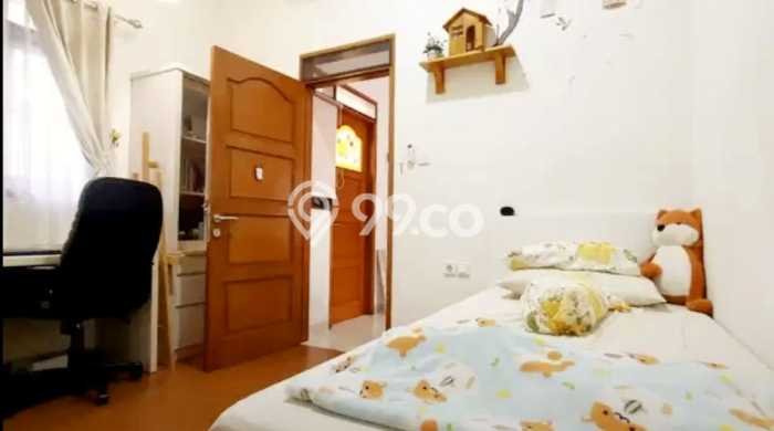 Dijual Cepat Rumah Favorit Siap Huni LB 180m2 di Ciracas, Jakarta Timur Dijual Cepat Rumah Favorit Siap Huni LB 180m2 di Ciracas, Jakarta Timur