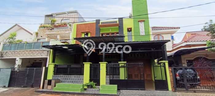 Rumah Elit Modern Tanpa Renovasi di Pondok Kelapa Jakarta Timur Rumah Elit Modern Tanpa Renovasi di Pondok Kelapa Jakarta Timur