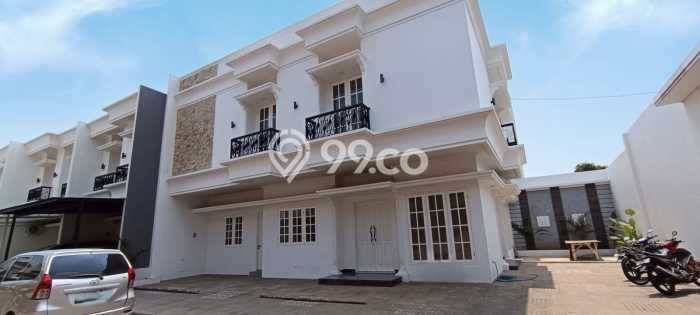 Dijual Rumah Luas Elegan Dengan View Cantik di Pondok Bambu, Jakarta Timur Dijual Rumah Luas Elegan Dengan View Cantik di Pondok Bambu, Jakarta Timur