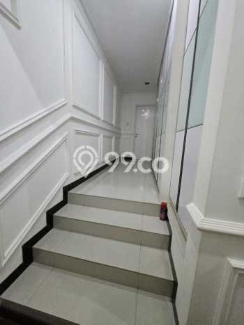 Rumah Mewah LB 400m2 Siap Pakai Desain Elegan di Pondok Kelapa, Jakarta Timur Rumah Mewah LB 400m2 Siap Pakai Desain Elegan di Pondok Kelapa, Jakarta Timur