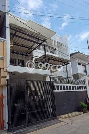 Dijual Hunian Rumah Terawat 4 KT di Galaxy, Bekasi Dijual Hunian Rumah Terawat 4 KT di Galaxy, Bekasi