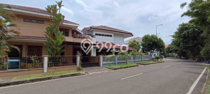 Jual Rumah Luas Elegan Dengan View Eksklusif di Rawamangun, Jakarta Timur Jual Rumah Luas Elegan Dengan View Eksklusif di Rawamangun, Jakarta Timur