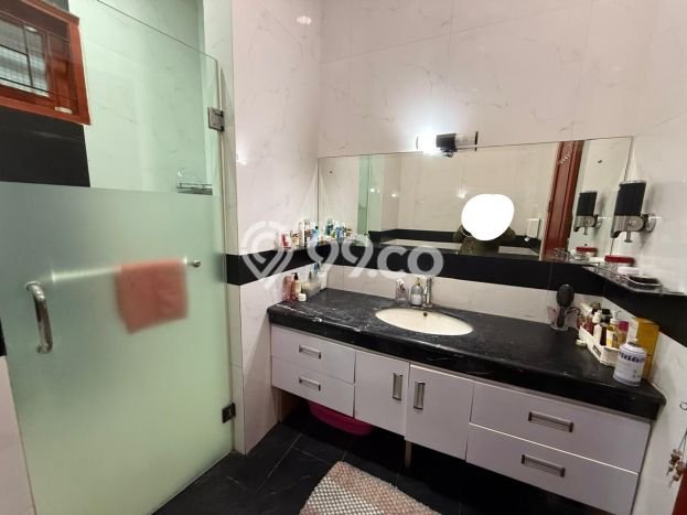 Dijual Rumah Luas Elegan Dengan View Eksklusif di Bintara, Bekasi Dijual Rumah Luas Elegan Dengan View Eksklusif di Bintara, Bekasi