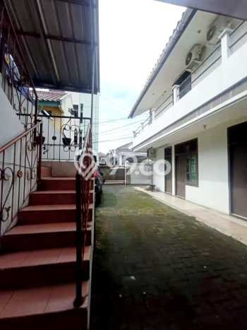 Rumah Kost untuk Dijual di Jatinegara dengan 27 KT, 28 KM, Luas 500m2 Rumah Kost untuk Dijual di Jatinegara dengan 27 KT, 28 KM, Luas 500m2