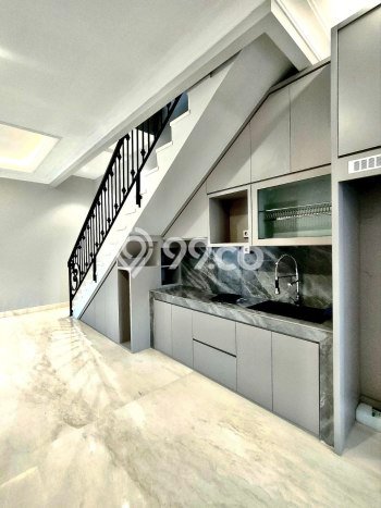 Hunian Elit LB 227m2 Siap Pakai Desain Elegan di Mampang, Jakarta Selatan Hunian Elit LB 227m2 Siap Pakai Desain Elegan di Mampang, Jakarta Selatan