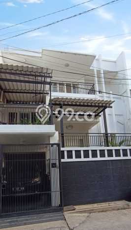 Dijual Hunian Rumah Terawat 4 KT di Galaxy, Bekasi Dijual Hunian Rumah Terawat 4 KT di Galaxy, Bekasi