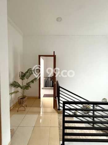 Rumah Elit Modern Tanpa Renovasi di Condet Jakarta Timur Rumah Elit Modern Tanpa Renovasi di Condet Jakarta Timur