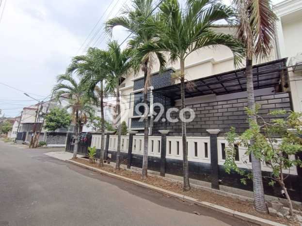Rumah Luxury Modern Siap Huni di Pondok Kelapa Jakarta Timur Rumah Luxury Modern Siap Huni di Pondok Kelapa Jakarta Timur