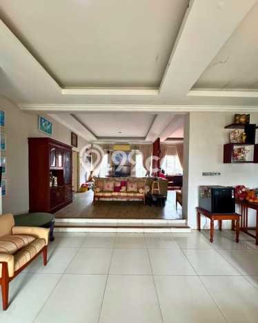 Rumah Elit Modern Tanpa Renovasi di Condet Jakarta Timur Rumah Elit Modern Tanpa Renovasi di Condet Jakarta Timur