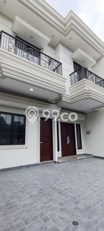 Dijual Rumah Premium dengan Fasilitas Sekitar Lengkap di Duren Sawit, Jakarta Timur Dijual Rumah Premium dengan Fasilitas Sekitar Lengkap di Duren Sawit, Jakarta Timur
