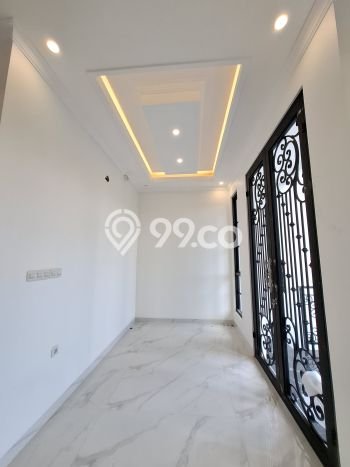 Rumah Mewah LB 350m2 Siap Huni Desain Elegan di Pejaten, Jakarta Selatan Rumah Mewah LB 350m2 Siap Huni Desain Elegan di Pejaten, Jakarta Selatan