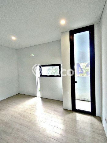 Hunian Cantik Modern Lb 75m2 di Cipayung, Jakarta Timur Hunian Cantik Modern Lb 75m2 di Cipayung, Jakarta Timur