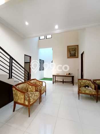 Rumah Luxury Modern Tanpa Renovasi di Rawamangun Jakarta Timur Rumah Luxury Modern Tanpa Renovasi di Rawamangun Jakarta Timur