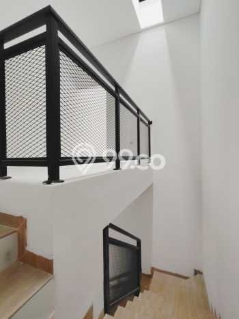 Jual Rumah Eksklusif 4 KT di Rawamangun, Jakarta Timur Jual Rumah Eksklusif 4 KT di Rawamangun, Jakarta Timur