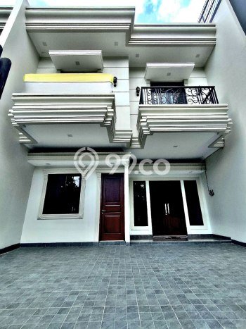 Dijual Rumah Premium dengan Fasilitas Sekitar Lengkap di Duren Sawit, Jakarta Timur Dijual Rumah Premium dengan Fasilitas Sekitar Lengkap di Duren Sawit, Jakarta Timur