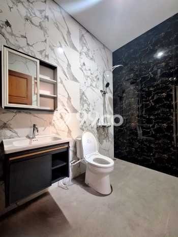 For Sale! Luxury House LT 204m2 Desain Modern di Cipinang For Sale! Luxury House LT 204m2 Desain Modern di Cipinang