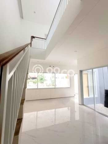 Rumah Luas Asri 3 KT Siap Pakai di Pondok Kelapa Jakarta Timur Rumah Luas Asri 3 KT Siap Pakai di Pondok Kelapa Jakarta Timur