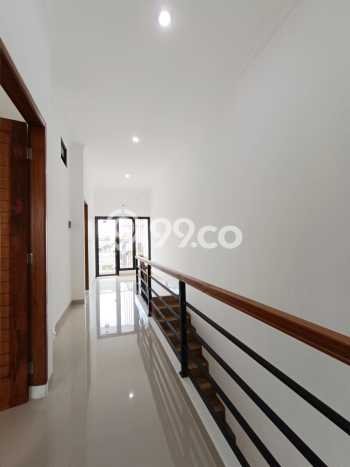 Rumah Modern 3 KT di Pondok Kelapa Jakarta Timur Unfurnished Rumah Modern 3 KT di Pondok Kelapa Jakarta Timur Unfurnished