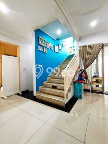 Hunian Elit LB 350m2 Siap Pakai Desain Elegan di Pondok Kelapa, Jakarta Timur Hunian Elit LB 350m2 Siap Pakai Desain Elegan di Pondok Kelapa, Jakarta Timur
