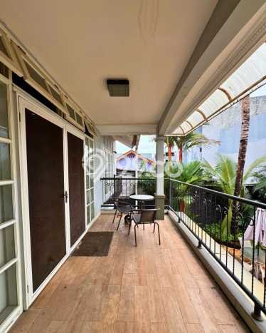 Rumah Elit Modern Tanpa Renovasi di Condet Jakarta Timur Rumah Elit Modern Tanpa Renovasi di Condet Jakarta Timur