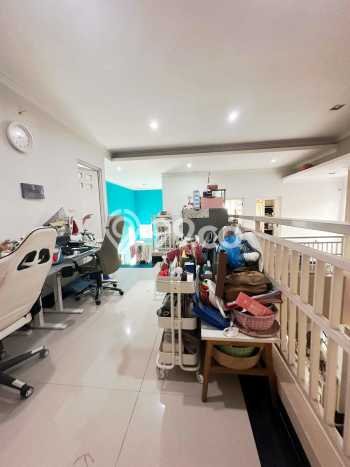 Hunian Elit LB 350m2 Siap Pakai Desain Elegan di Pondok Kelapa, Jakarta Timur Hunian Elit LB 350m2 Siap Pakai Desain Elegan di Pondok Kelapa, Jakarta Timur