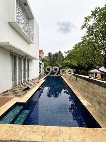 Rumah Mewah LB 400m2 Siap Pakai Desain Elegan di Pondok Kelapa, Jakarta Timur Rumah Mewah LB 400m2 Siap Pakai Desain Elegan di Pondok Kelapa, Jakarta Timur