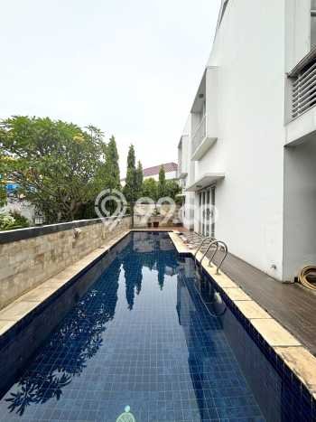 Rumah Mewah LB 400m2 Siap Pakai Desain Elegan di Pondok Kelapa, Jakarta Timur Rumah Mewah LB 400m2 Siap Pakai Desain Elegan di Pondok Kelapa, Jakarta Timur