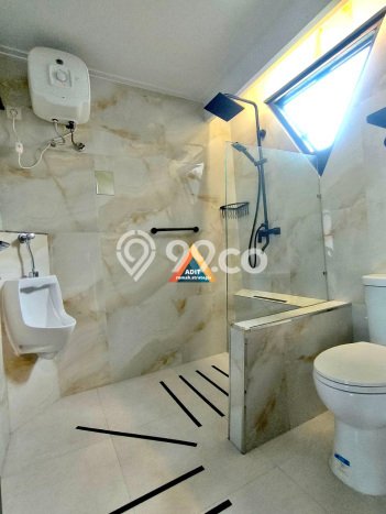 Rumah Elit LB 215m2 Siap Huni Desain Elegan di Cijantung, Jakarta Timur Rumah Elit LB 215m2 Siap Huni Desain Elegan di Cijantung, Jakarta Timur