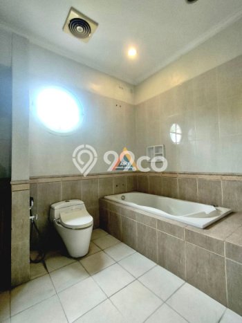 For Sale! Luxury House LT 841m2 Desain Modern di Kota Wisata For Sale! Luxury House LT 841m2 Desain Modern di Kota Wisata