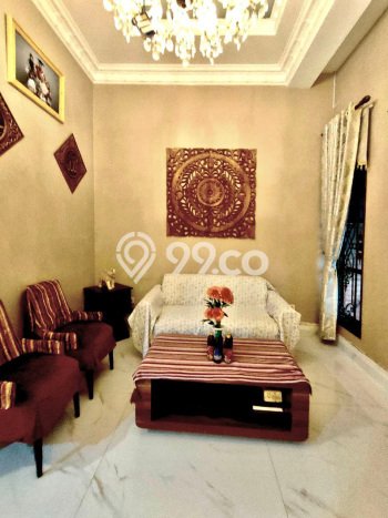 Rumah Luxury Modern Tanpa Renovasi di Kota Wisata Jakarta Timur Rumah Luxury Modern Tanpa Renovasi di Kota Wisata Jakarta Timur