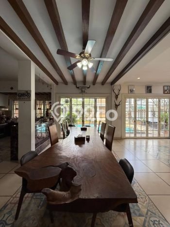 Rumah Mewah LB 1500m2 Siap Pakai Desain Elegan di Cirendeu, Jakarta Selatan Rumah Mewah LB 1500m2 Siap Pakai Desain Elegan di Cirendeu, Jakarta Selatan