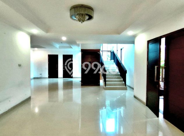 Ready to Use! Luxury House LT 349m2 Desain Modern di Kota Wisata Ready to Use! Luxury House LT 349m2 Desain Modern di Kota Wisata